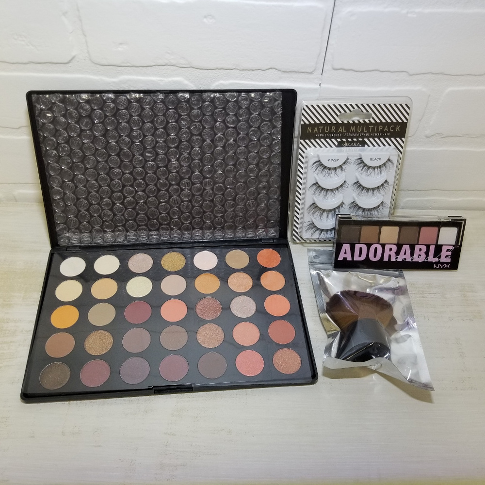 🥳HP💥 Best in Makeup🥳 4pc eyeshadow kit